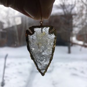 ❄️White Quartz Arrowhead Pendant❄️